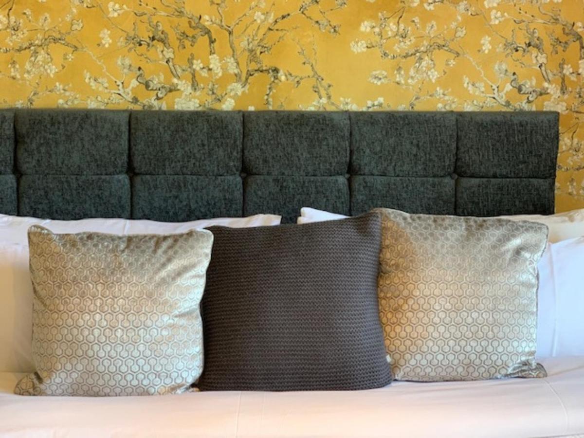 The Malt House Hotel Aylesbury  Bagian luar foto