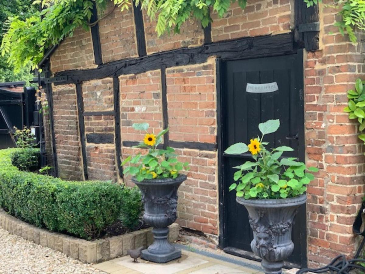 The Malt House Hotel Aylesbury  Bagian luar foto