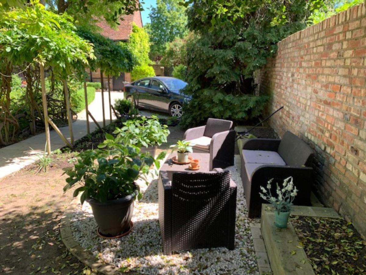 The Malt House Hotel Aylesbury  Bagian luar foto
