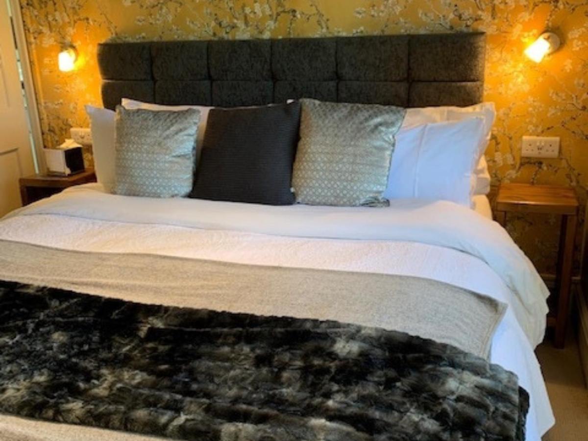 The Malt House Hotel Aylesbury  Bagian luar foto